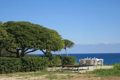 Paesaggio naturale nelle vicinanze della villa