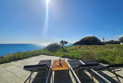 Paesaggio naturale nelle vicinanze della villa