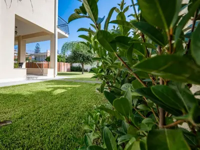 Giardino di Apartment Villa Nisa Wohnung by Interhome