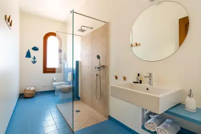 Bagno di Villa Mari - Sea View Heated Pool - Baia del Riccio