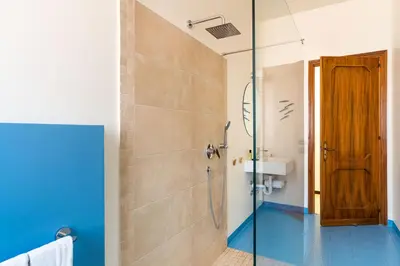 Bagno di Villa Mari - Sea View Heated Pool - Baia del Riccio