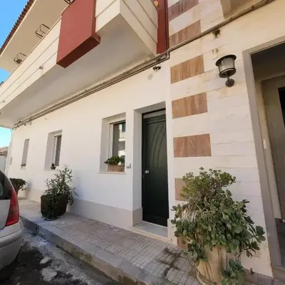 Re Leo Holiday House
