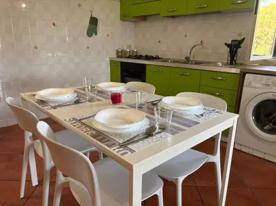 Cucina o angolo cottura di Apartment in a villa with a relaxing pool