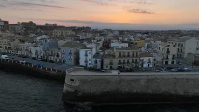Vista generica su Siracusa o vista sulla città dall'interno dell'appartamento