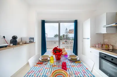 Cucina o angolo cottura di Villa Nereide Fontane Bianche - SiciliaVacanza