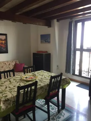 Area soggiorno di Tolomei House Holidays Sea View