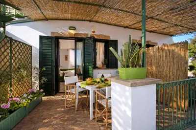 Giardino di Case di Fiori Beachfront villa with terrace and direct beach access