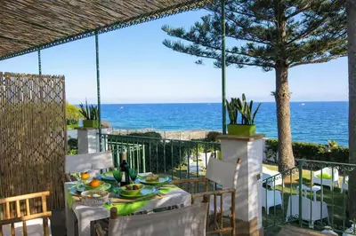 Paesaggio naturale nelle vicinanze della casa vacanze