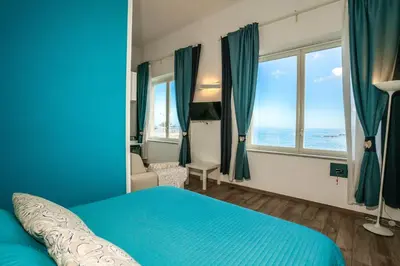 Letto o letti in una camera di MarLove Sea View with Private Access to the Sea
