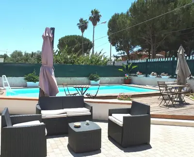 Piscina di Villa Anna B&B o nelle vicinanze