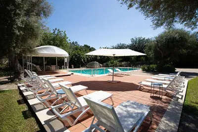 Piscina di Isola Charm B&B - Pool & Nature Stay o nelle vicinanze