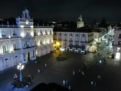 Vista generica su Catania o vista sulla città dall'interno della casa vacanze
