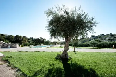 Piscina di Valle dell'Acanto o nelle vicinanze