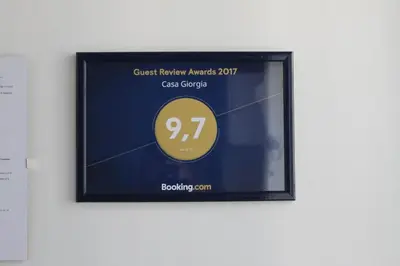 Certificato, attestato, insegna o altro documento esposto da Casa Giorgia