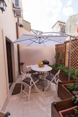 Patio o area all'aperto di Ortigia Deluxe S.A.L.