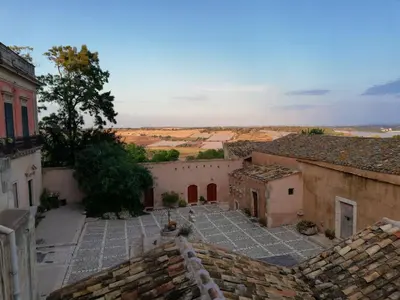 Paesaggio naturale nelle vicinanze della villa
