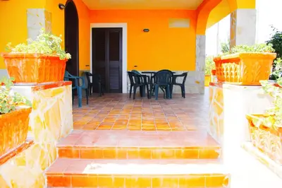 Balcone o terrazza di Happy Holiday Villa - Pool & Garden