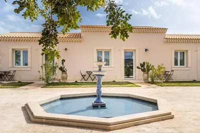 Piscina di Baglio Genovesi o nelle vicinanze