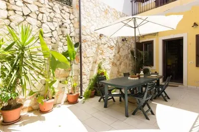 Patio o area all'aperto di Casa Epicarmo