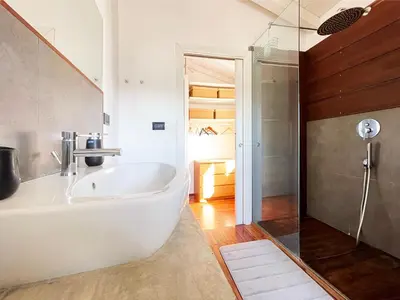 Bagno di SCS Modern luxury penthouse URG