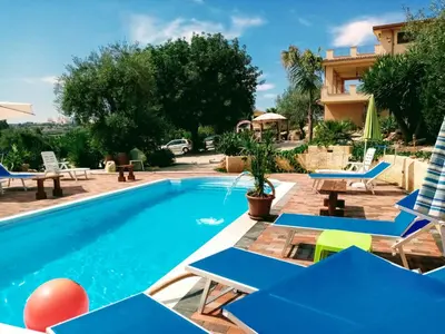 Piscina di B&B Villa Sant'Antonio o nelle vicinanze