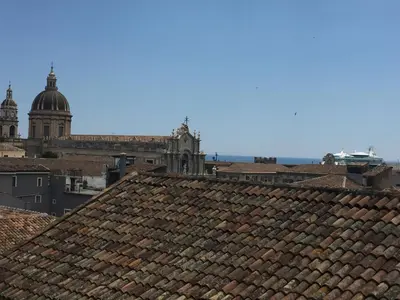 Vista generica sul mare o vista sul mare dall'interno dell'appartamento