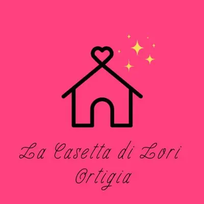 Certificato, attestato, insegna o altro documento esposto da La Casetta Di Lori Ortigia