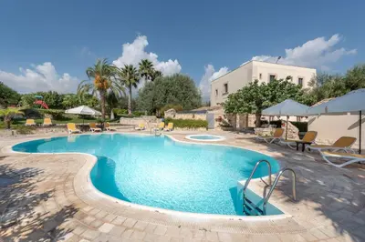 Piscina di Relais Torre Marabino o nelle vicinanze