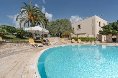 Piscina di Relais Torre Marabino o nelle vicinanze