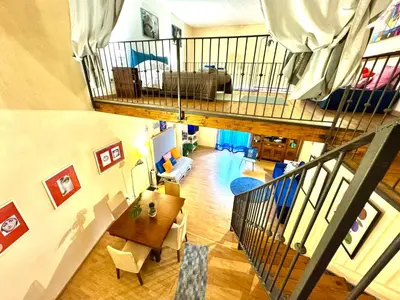 Area soggiorno di Sakè Art Loft at the Dome