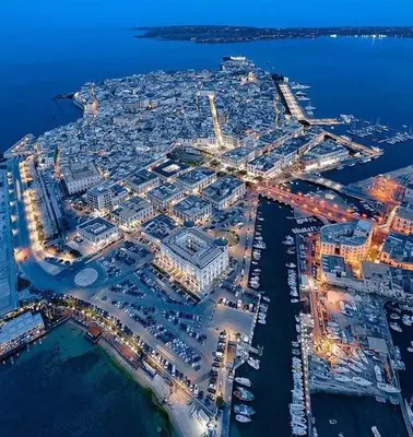 Vista generica su Siracusa o vista sulla città dall'interno del bed & breakfast
