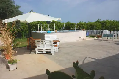 Piscina di I Colori degli Agrumi Holiday Home o nelle vicinanze