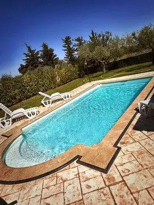 Piscina di A Villa Manghisi o nelle vicinanze