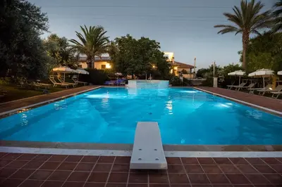 Piscina di Agriturismo Il Granaio Hotel & SPA o nelle vicinanze