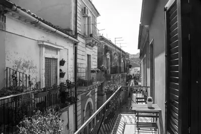Balcone o terrazza di BFRAME Cornice Barocca