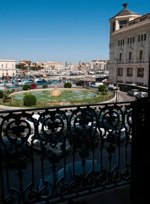 Vista generica su Siracusa o vista sulla città dall'interno dell'appartamento