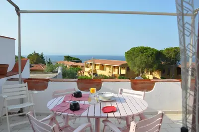 Vista generica sul mare o vista sul mare dall'interno della casa vacanze
