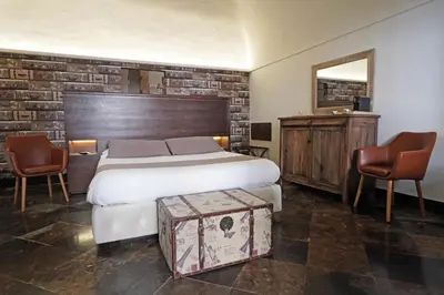 Letto o letti in una camera di neropece