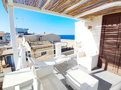 Balcone o terrazza di Ortigia Vista Cielo e Mare - ortigiavistamareonweb it