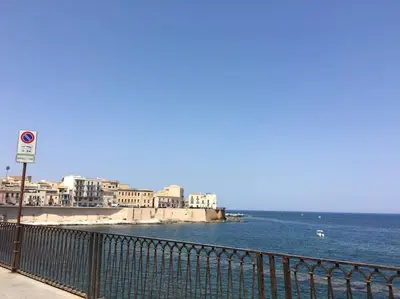 Vista generica sul mare o vista sul mare dall'interno della casa vacanze