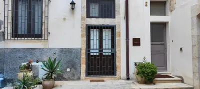 Facciata o entrata di Maniace 57, Ortigia historic center, 200 mt from the beach