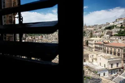 Vista generica su Modica o vista sulla città dall'interno del bed & breakfast