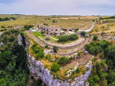 Paesaggio naturale nelle vicinanze della villa