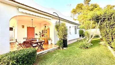 Giardino di Villa Lucia - Private Salt Pool 200m to the Beach