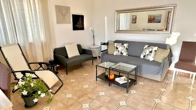 Area soggiorno di Villa Lucia - Private Salt Pool 200m to the Beach