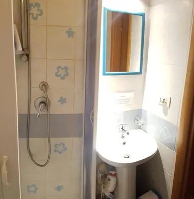 Bagno di Giovanni s little house
