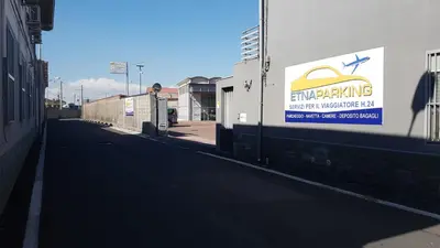 Certificato, attestato, insegna o altro documento esposto da Etna Parking