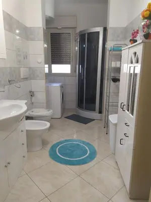 Bagno di Serenity House di Valeria Favara