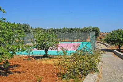 Piscina di Villa with pool and tennis court o nelle vicinanze