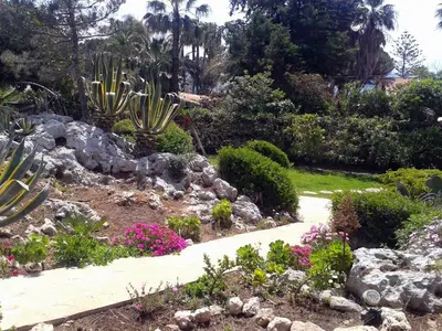 Giardino di A Due Passi Dal Mare Con Piscina